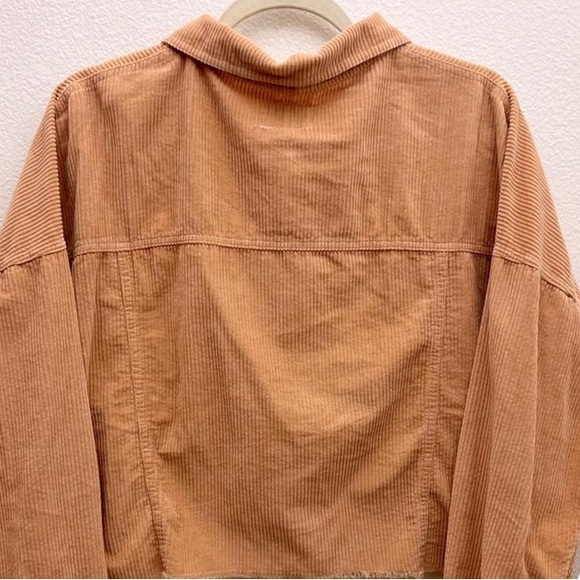 Distressed cropped corduroy shacket - Picture 3 of 5